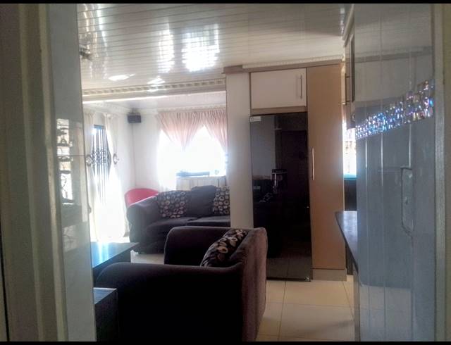 3 BEDROOM FREEHOLD FOR SALE IN PROTEA GLEN